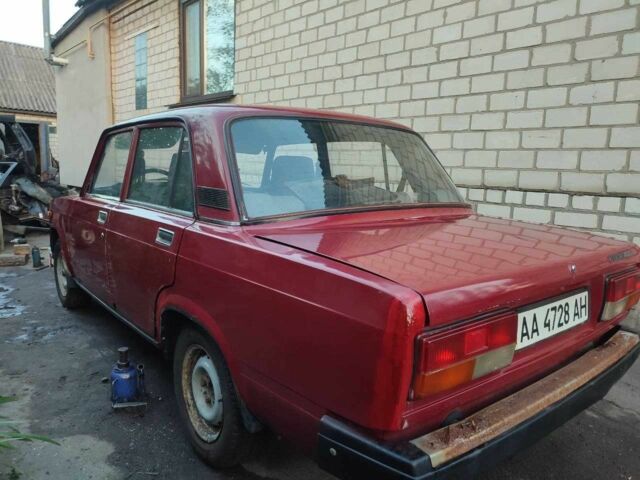 Красный ВАЗ 2107, объемом двигателя 0 л и пробегом 86 тыс. км за 950 $, фото 1 на Automoto.ua