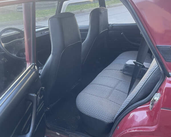 Красный ВАЗ 2107, объемом двигателя 1.5 л и пробегом 84 тыс. км за 1300 $, фото 7 на Automoto.ua