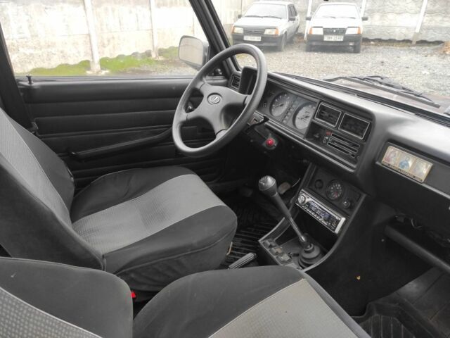 Красный ВАЗ 2107, объемом двигателя 1.5 л и пробегом 118 тыс. км за 1300 $, фото 4 на Automoto.ua