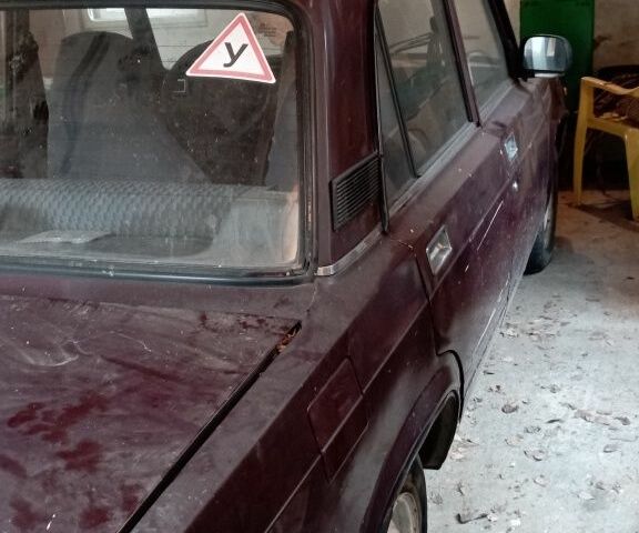 ВАЗ 2107 2005 в Ужгороде на Automoto.ua Красный ВАЗ 2107, объемом двигателя 1.5 л и пробегом 65 тыс. км за 350 $, фото 2 на Automoto.ua