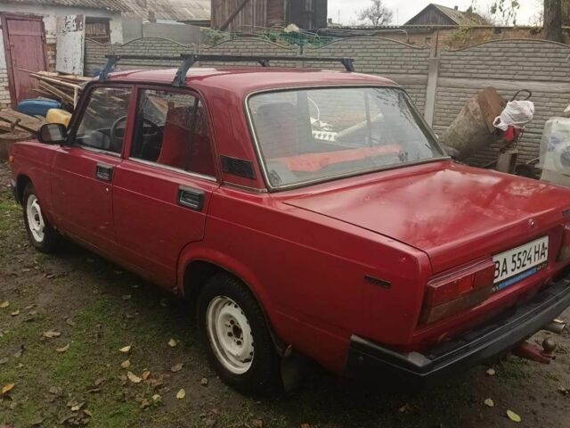 Красный ВАЗ 2107, объемом двигателя 1.5 л и пробегом 46 тыс. км за 1200 $, фото 1 на Automoto.ua