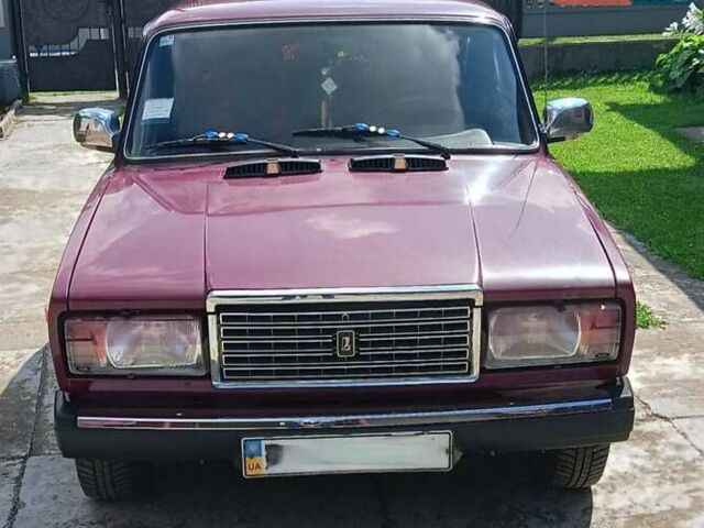 Красный ВАЗ 2107, объемом двигателя 1.5 л и пробегом 90 тыс. км за 2300 $, фото 1 на Automoto.ua