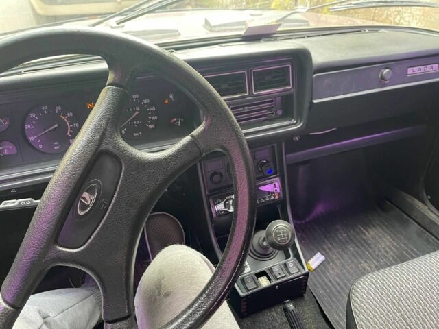 Красный ВАЗ 2107, объемом двигателя 1.5 л и пробегом 71 тыс. км за 1200 $, фото 2 на Automoto.ua