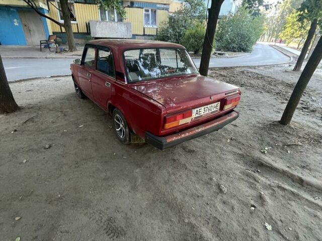 Красный ВАЗ 2107, объемом двигателя 1.5 л и пробегом 200 тыс. км за 648 $, фото 2 на Automoto.ua