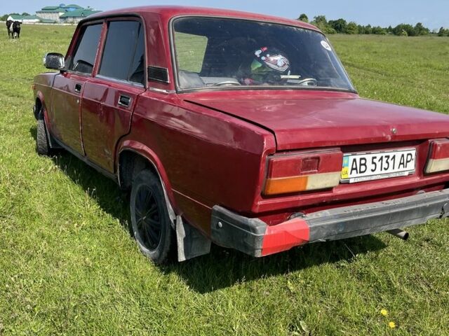 Красный ВАЗ 2107, объемом двигателя 1.5 л и пробегом 111 тыс. км за 700 $, фото 1 на Automoto.ua