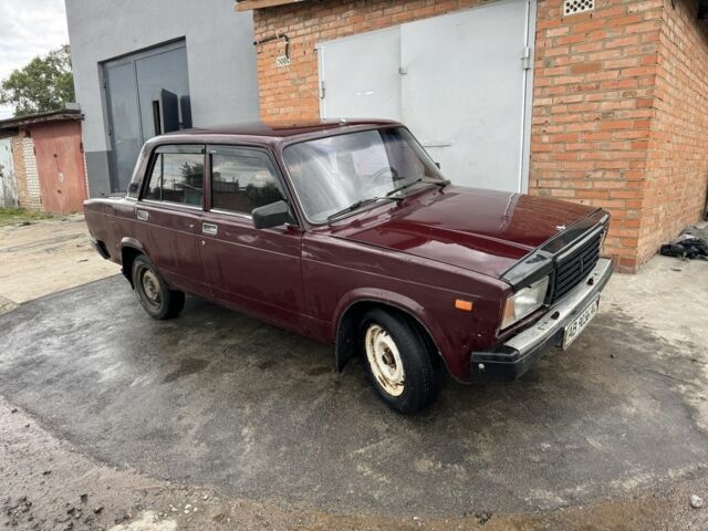 Красный ВАЗ 2107, объемом двигателя 1.5 л и пробегом 150 тыс. км за 500 $, фото 2 на Automoto.ua