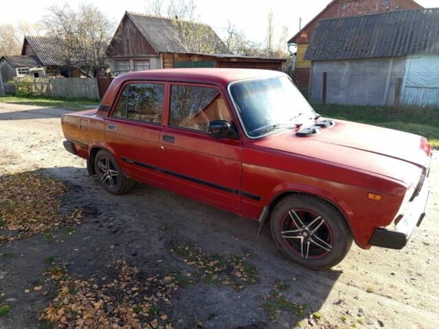 Красный ВАЗ 2107, объемом двигателя 1.5 л и пробегом 500 тыс. км за 1300 $, фото 3 на Automoto.ua
