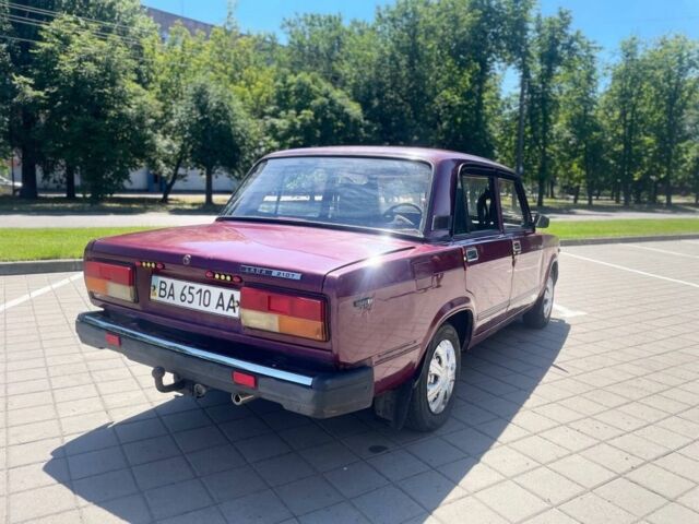 Красный ВАЗ 2107, объемом двигателя 1.5 л и пробегом 307 тыс. км за 850 $, фото 1 на Automoto.ua