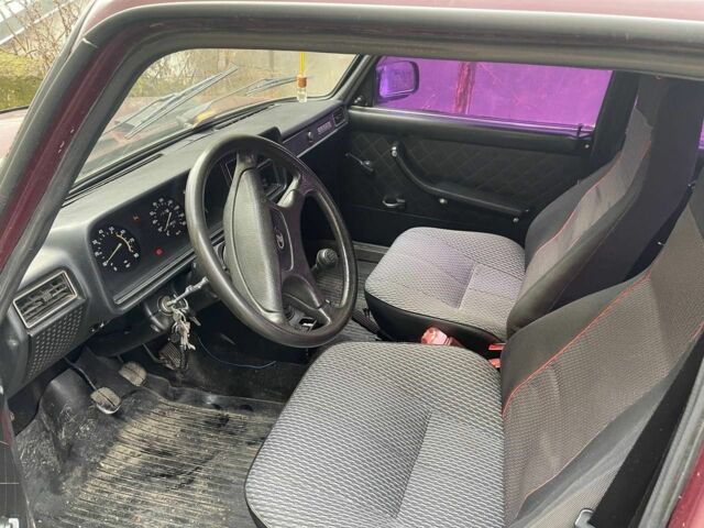 Красный ВАЗ 2107, объемом двигателя 1.5 л и пробегом 71 тыс. км за 1200 $, фото 6 на Automoto.ua