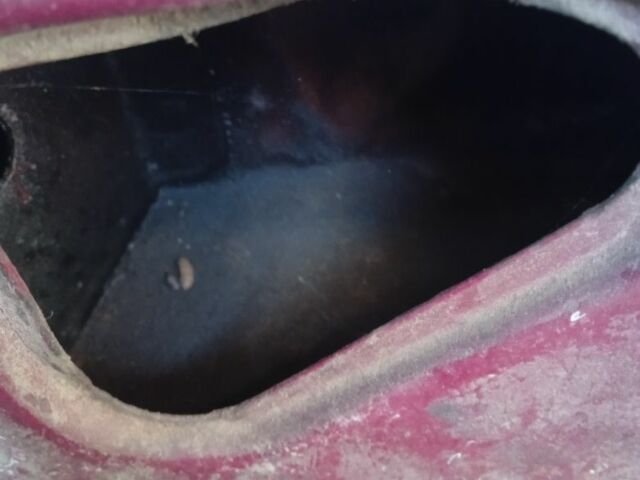 Красный ВАЗ 2107, объемом двигателя 1.5 л и пробегом 137 тыс. км за 1052 $, фото 5 на Automoto.ua