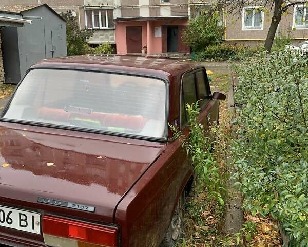 Красный ВАЗ 2107, объемом двигателя 1.5 л и пробегом 90 тыс. км за 1157 $, фото 3 на Automoto.ua