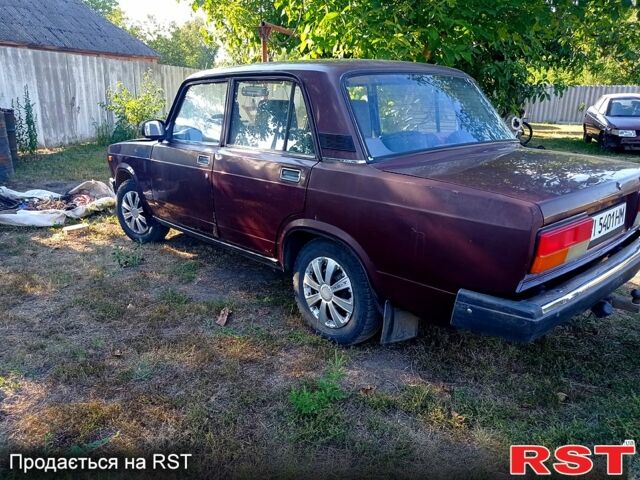 Красный ВАЗ 2107, объемом двигателя 1.5 л и пробегом 55 тыс. км за 900 $, фото 4 на Automoto.ua