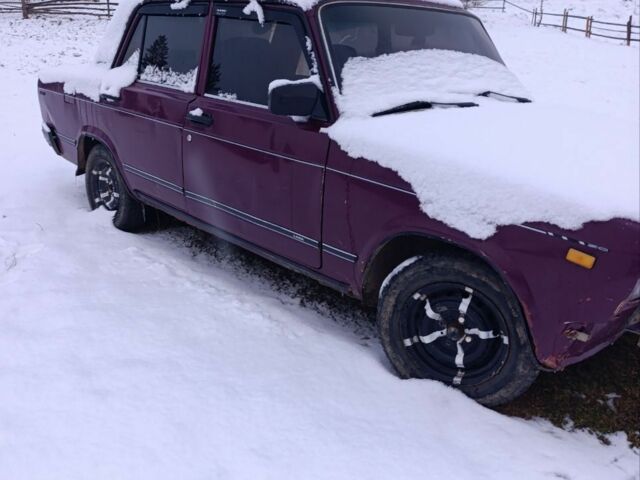 ВАЗ 2107 2005 в Самборе на Automoto.ua Красный ВАЗ 2107, объемом двигателя 0 л и пробегом 567 тыс. км за 357 $, фото 1 на Automoto.ua