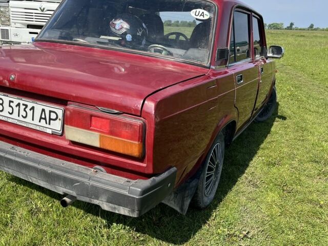 Красный ВАЗ 2107, объемом двигателя 1.5 л и пробегом 111 тыс. км за 700 $, фото 3 на Automoto.ua
