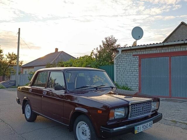 Красный ВАЗ 2107, объемом двигателя 1.5 л и пробегом 125 тыс. км за 2350 $, фото 2 на Automoto.ua