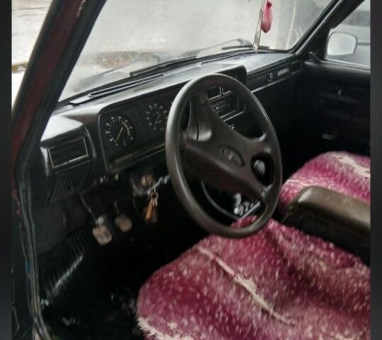 ВАЗ 2107 2005 у Чернівцях на Automoto.ua Червоний ВАЗ 2107, об'ємом двигуна 1.5 л та пробігом 7 тис. км за 850 $, фото 6 на Automoto.ua