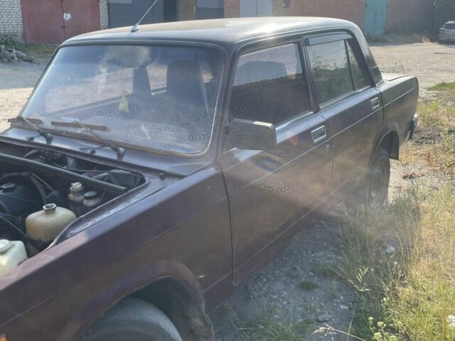 Красный ВАЗ 2107, объемом двигателя 1.5 л и пробегом 3 тыс. км за 700 $, фото 3 на Automoto.ua