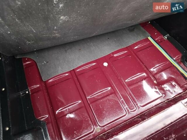 Красный ВАЗ 2107, объемом двигателя 1.5 л и пробегом 77 тыс. км за 2350 $, фото 5 на Automoto.ua