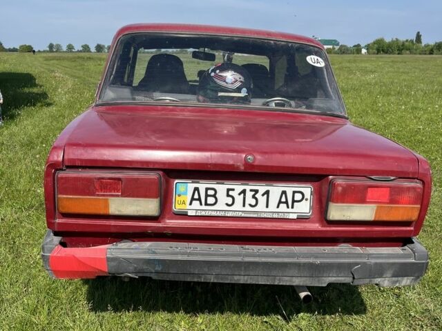 Красный ВАЗ 2107, объемом двигателя 1.5 л и пробегом 111 тыс. км за 700 $, фото 2 на Automoto.ua