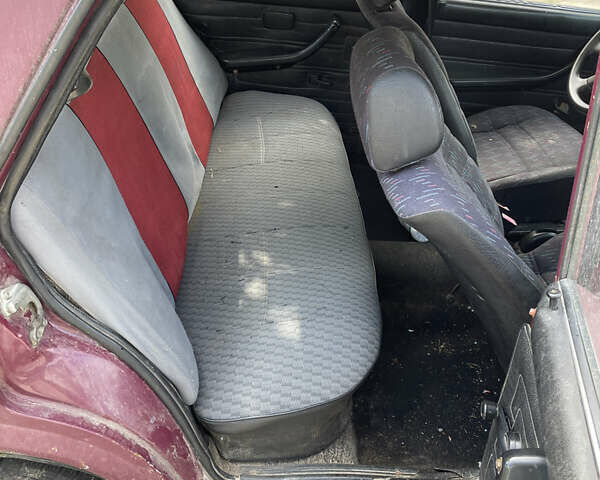 Красный ВАЗ 2107, объемом двигателя 1.5 л и пробегом 264 тыс. км за 300 $, фото 6 на Automoto.ua