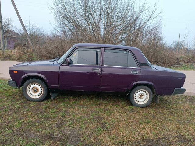 Червоний ВАЗ 2107, об'ємом двигуна 1.5 л та пробігом 150 тис. км за 950 $, фото 1 на Automoto.ua