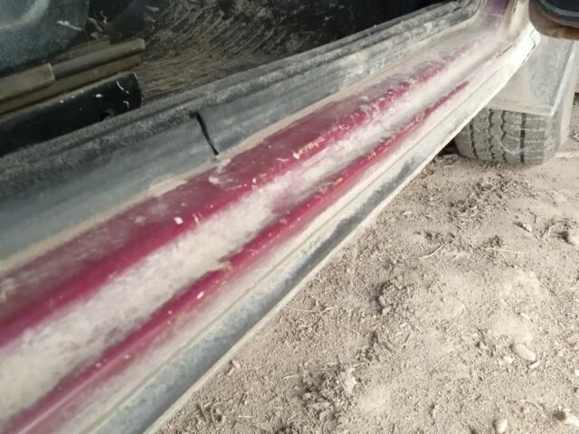 Красный ВАЗ 2107, объемом двигателя 1.5 л и пробегом 137 тыс. км за 1052 $, фото 3 на Automoto.ua