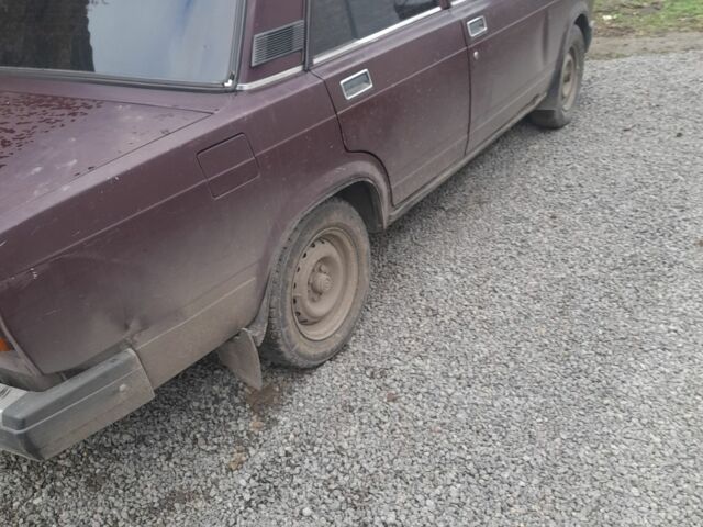 Червоний ВАЗ 2107, об'ємом двигуна 0 л та пробігом 240 тис. км за 1063 $, фото 3 на Automoto.ua