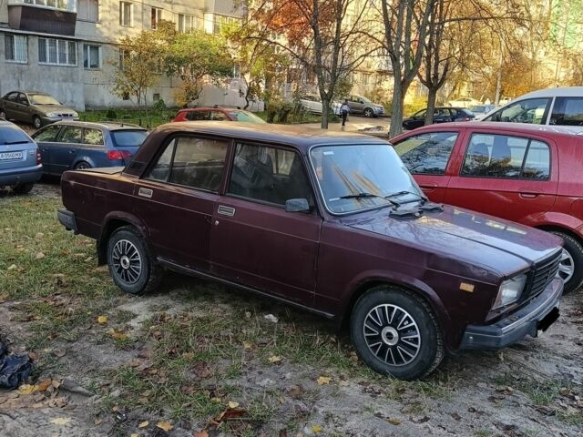 ВАЗ 2107 2005 в Софіївська Борщагівка на Automoto.ua Красный ВАЗ 2107, объемом двигателя 1.5 л и пробегом 777 тыс. км за 645 $, фото 2 на Automoto.ua