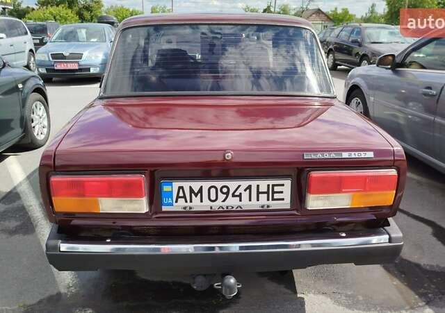 Красный ВАЗ 2107, объемом двигателя 1.5 л и пробегом 115 тыс. км за 1850 $, фото 3 на Automoto.ua