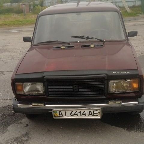 Красный ВАЗ 2107, объемом двигателя 1 л и пробегом 1000 тыс. км за 558 $, фото 3 на Automoto.ua