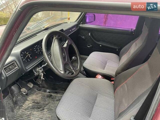 Красный ВАЗ 2107, объемом двигателя 1.5 л и пробегом 71 тыс. км за 1200 $, фото 4 на Automoto.ua