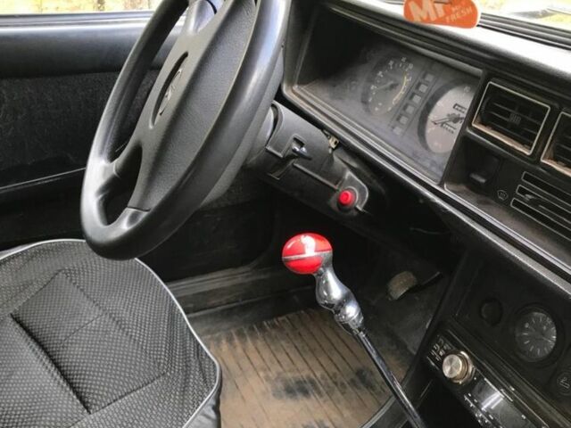 ВАЗ 2107 2005 в Люботине на Automoto.ua Красный ВАЗ 2107, объемом двигателя 1.5 л и пробегом 200 тыс. км за 1500 $, фото 3 на Automoto.ua