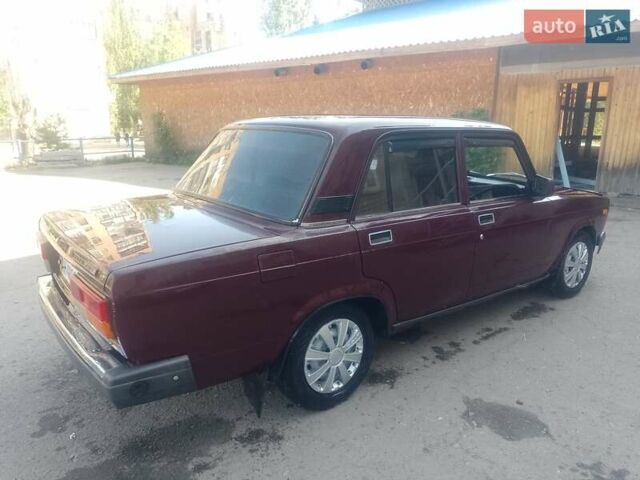 Красный ВАЗ 2107, объемом двигателя 1.45 л и пробегом 42 тыс. км за 1555 $, фото 3 на Automoto.ua