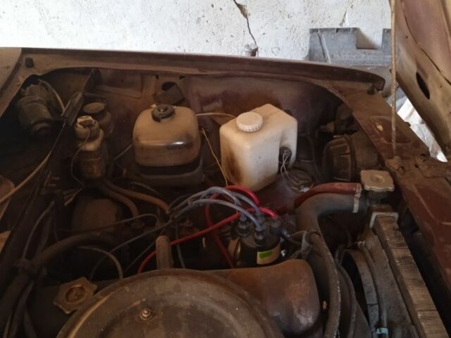 Красный ВАЗ 2107, объемом двигателя 1.5 л и пробегом 137 тыс. км за 1052 $, фото 4 на Automoto.ua