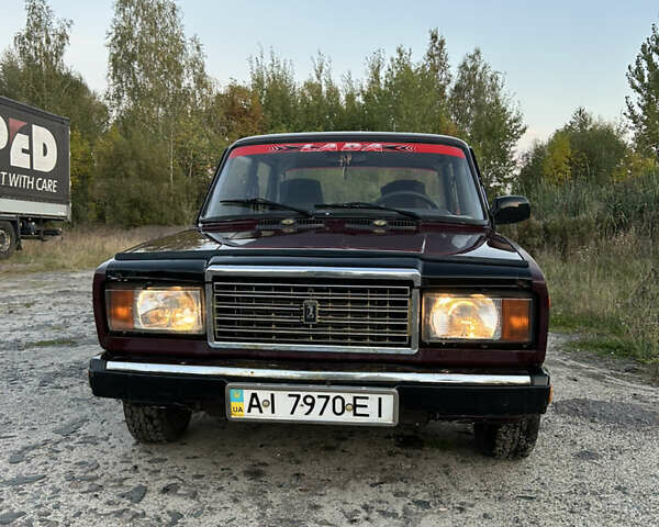 ВАЗ 2107 2005 у Камінь-Каширський на Automoto.ua Червоний ВАЗ 2107, об'ємом двигуна 1.5 л та пробігом 85 тис. км за 700 $, фото 2 на Automoto.ua