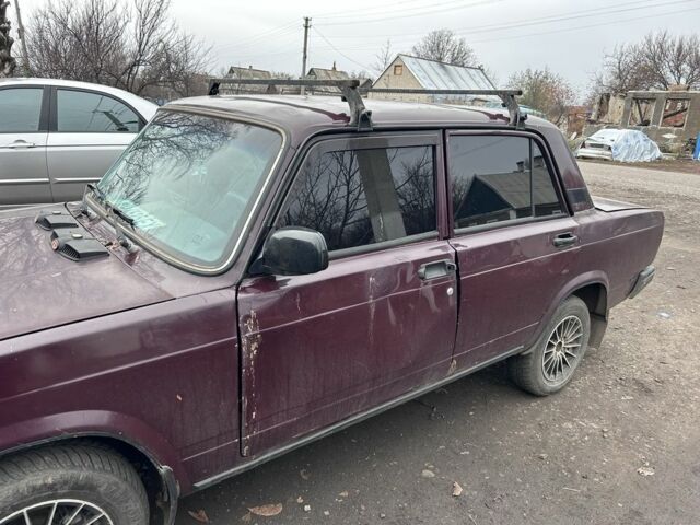 Червоний ВАЗ 2107, об'ємом двигуна 1.5 л та пробігом 127 тис. км за 667 $, фото 1 на Automoto.ua