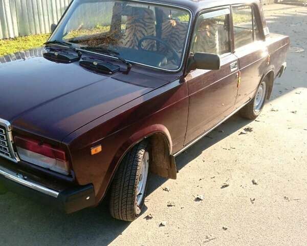 Червоний ВАЗ 2107, об'ємом двигуна 1.45 л та пробігом 76 тис. км за 1999 $, фото 1 на Automoto.ua