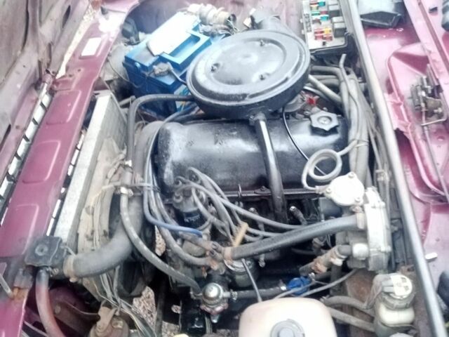 Красный ВАЗ 2107, объемом двигателя 1.5 л и пробегом 180 тыс. км за 850 $, фото 4 на Automoto.ua