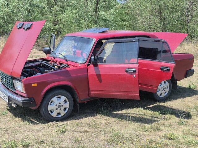 Красный ВАЗ 2107, объемом двигателя 1.3 л и пробегом 98 тыс. км за 1442 $, фото 6 на Automoto.ua