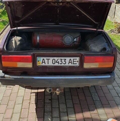 ВАЗ 2107 2006 в Богородчанах на Automoto.ua Красный ВАЗ 2107, объемом двигателя 1.5 л и пробегом 165 тыс. км за 650 $, фото 4 на Automoto.ua