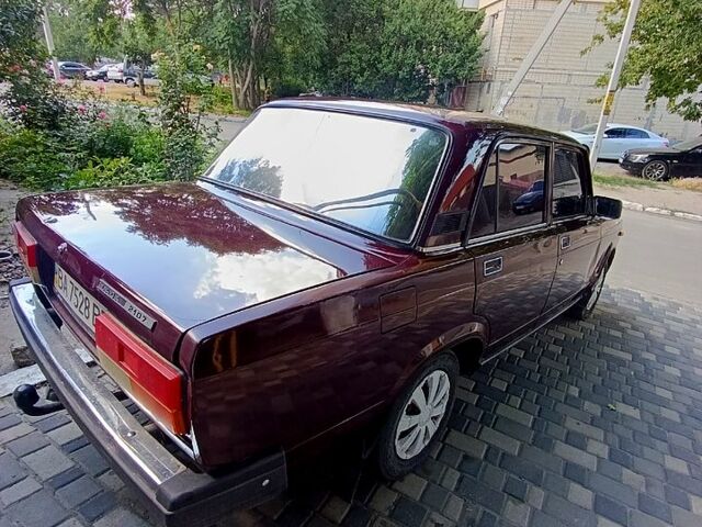 ВАЗ 2107 2006 в Кропивницком (Кировограде) на Automoto.ua Красный ВАЗ 2107, объемом двигателя 1.5 л и пробегом 127 тыс. км за 1250 $, фото 2 на Automoto.ua