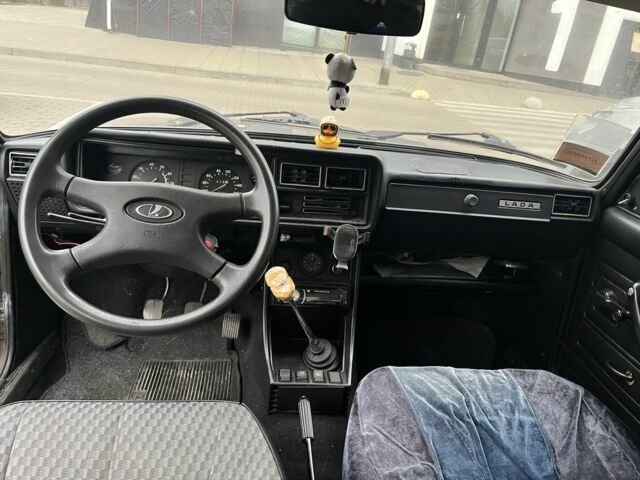 Красный ВАЗ 2107, объемом двигателя 1.5 л и пробегом 107 тыс. км за 950 $, фото 7 на Automoto.ua