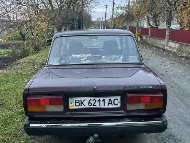 ВАЗ 2107 2006 у Костополе на Automoto.ua Червоний ВАЗ 2107, об'ємом двигуна 1.5 л та пробігом 140 тис. км за 1280 $, фото 11 на Automoto.ua