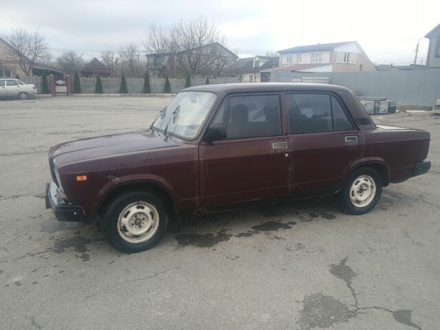 Красный ВАЗ 2107, объемом двигателя 0 л и пробегом 280 тыс. км за 800 $, фото 2 на Automoto.ua