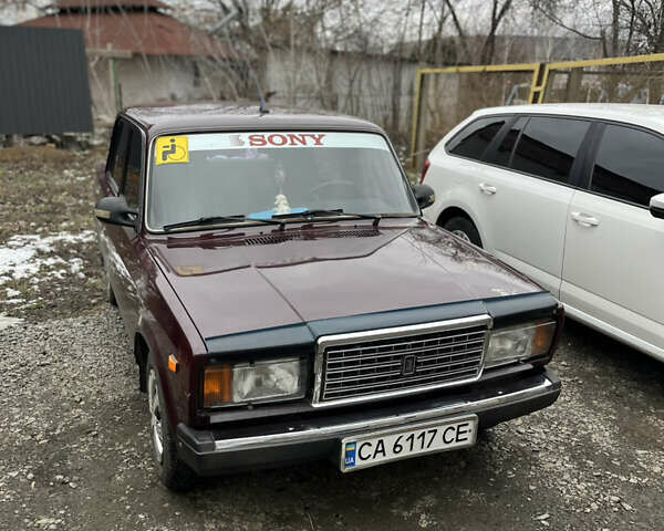 Красный ВАЗ 2107, объемом двигателя 1.6 л и пробегом 204 тыс. км за 1800 $, фото 1 на Automoto.ua