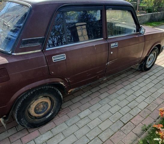 ВАЗ 2107 2006 в Богородчанах на Automoto.ua Красный ВАЗ 2107, объемом двигателя 1.5 л и пробегом 165 тыс. км за 650 $, фото 3 на Automoto.ua