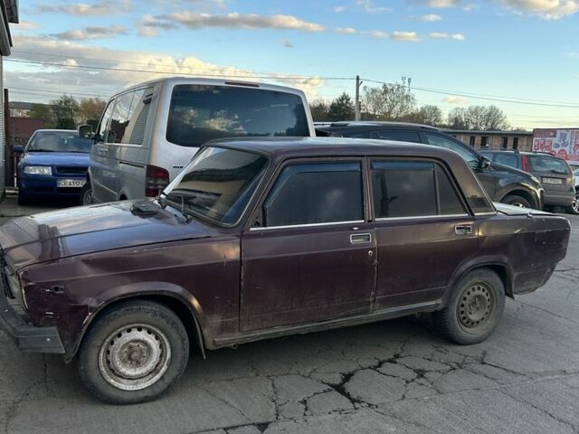 ВАЗ 2107 2006 в Черновцах на Automoto.ua Красный ВАЗ 2107, объемом двигателя 1.5 л и пробегом 150 тыс. км за 238 $, фото 1 на Automoto.ua