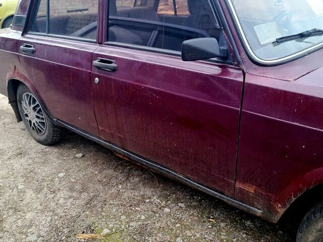 Красный ВАЗ 2107, объемом двигателя 1.6 л и пробегом 0 тыс. км за 500 $, фото 2 на Automoto.ua