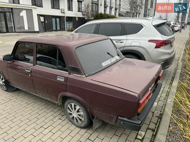 Красный ВАЗ 2107, объемом двигателя 1.5 л и пробегом 107 тыс. км за 950 $, фото 3 на Automoto.ua