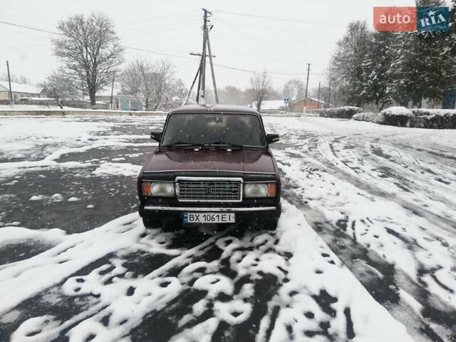 Красный ВАЗ 2107, объемом двигателя 1.5 л и пробегом 130 тыс. км за 2100 $, фото 3 на Automoto.ua